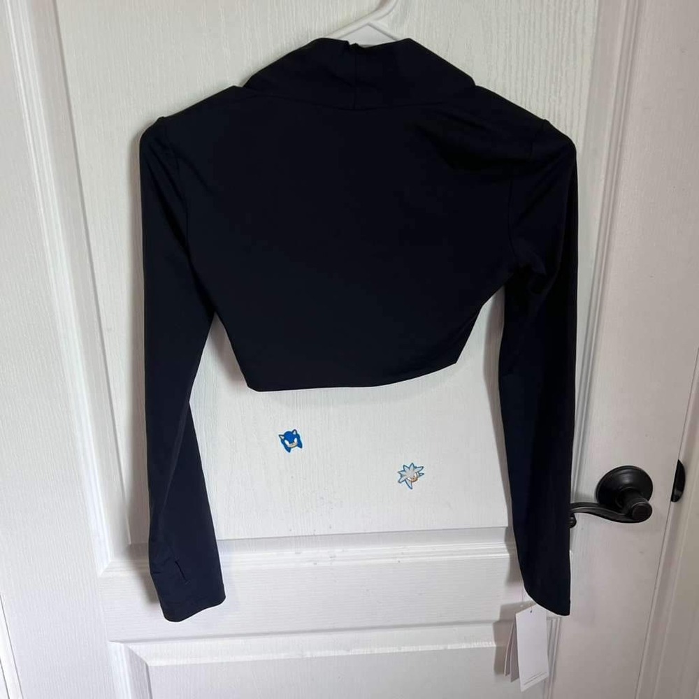 AAKVT Black Long Sleeve Shrug Bolero Mock Neck Thumbholes Cropped Top Size M NEW - Picture 5 of 16